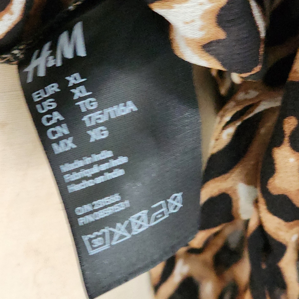 H&M Leopard Print Blouse in Brown and Black - Picture 11 of 11